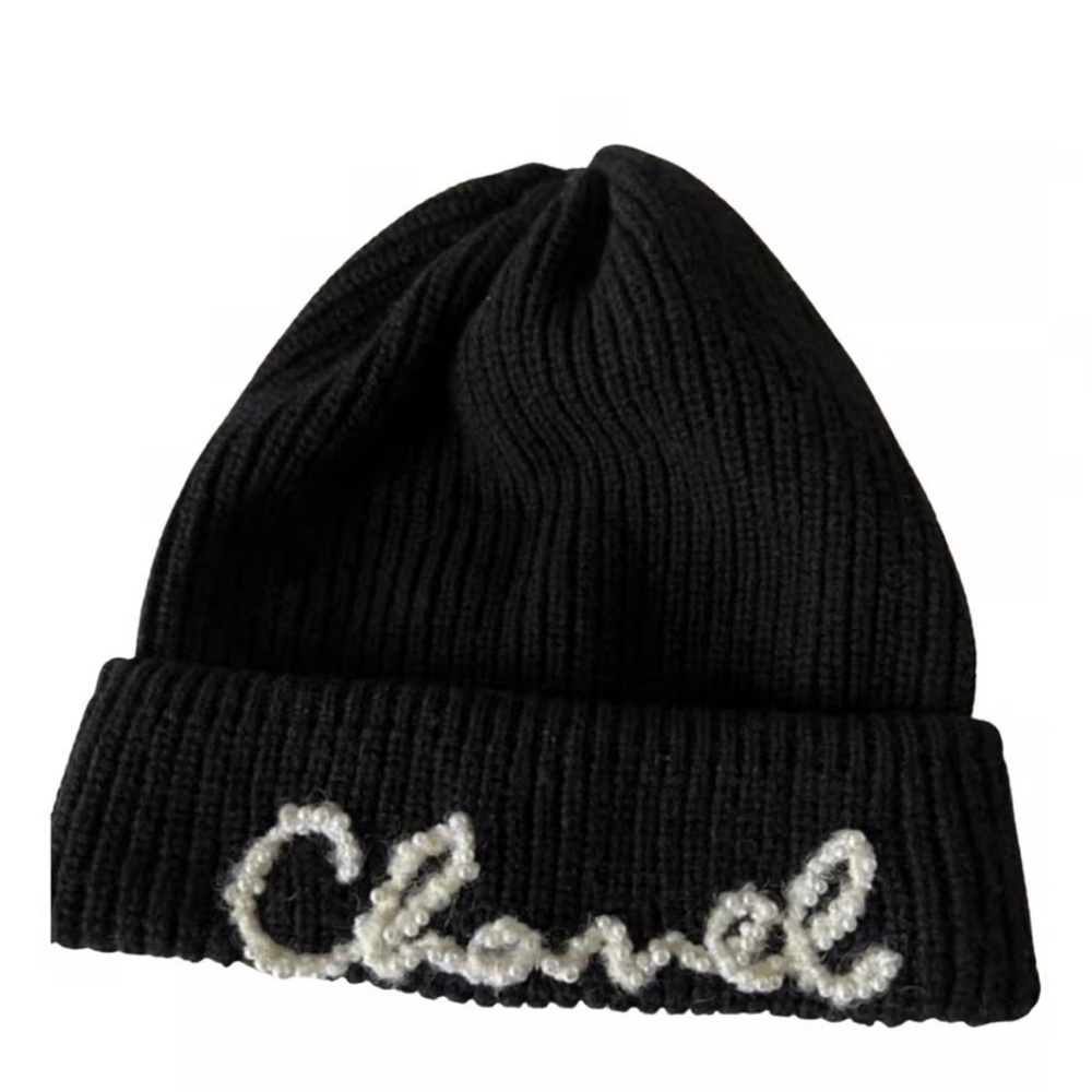 Chanel Cashmere Pearl Logo Beanie Hat(Rare)